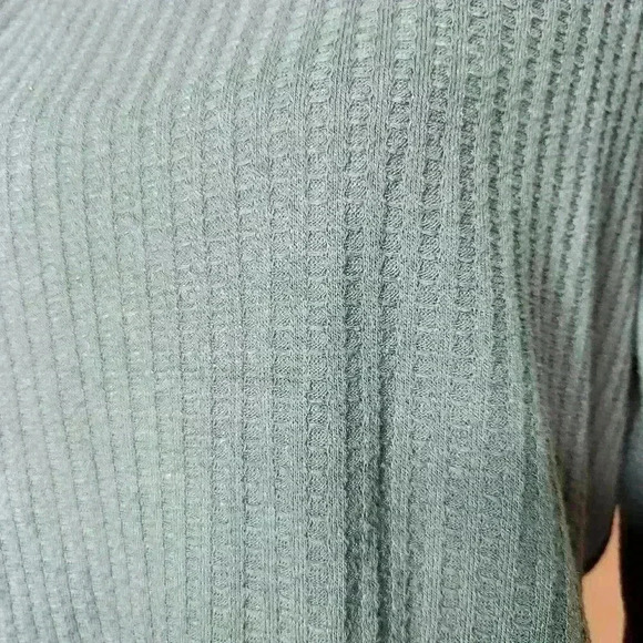 Cha Sor women's forest green long sleeve thermal top size medium - Picture 7 of 7